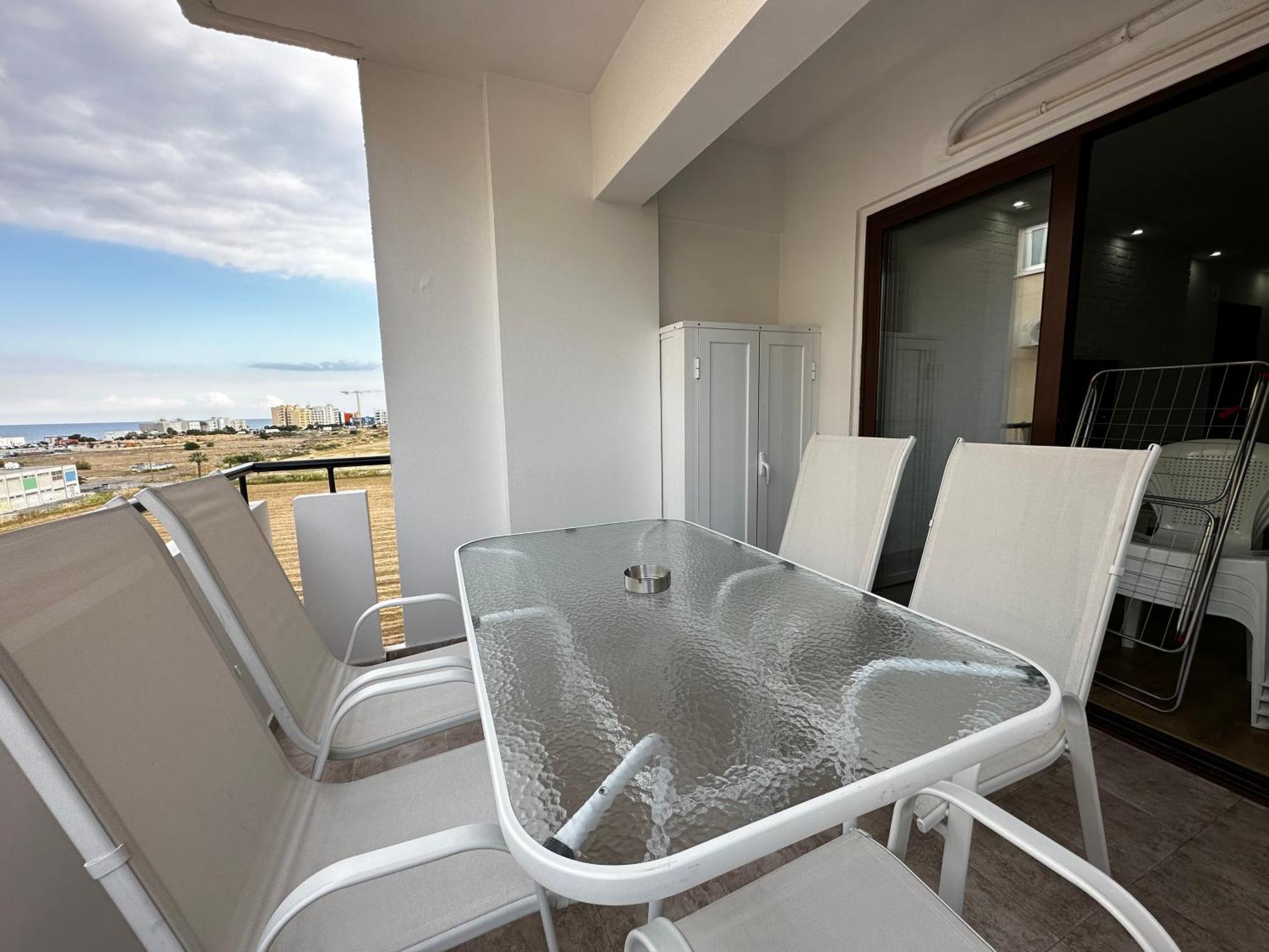 Maestro Sea - View Apartment Larnaca Exteriér fotografie